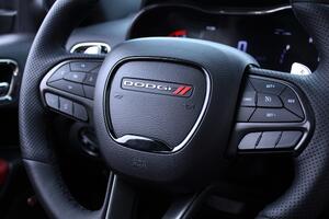 Dodge vraća Super Bee sa 600 KS: Novi Charger pokazuje da američki...