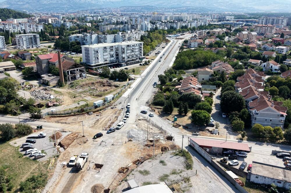 Works on the boulevard, Photo: Media Biro