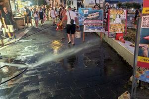 ViK Bar: Očišćenjo šetalište u Sutomoru, šahta začepljena željezom...