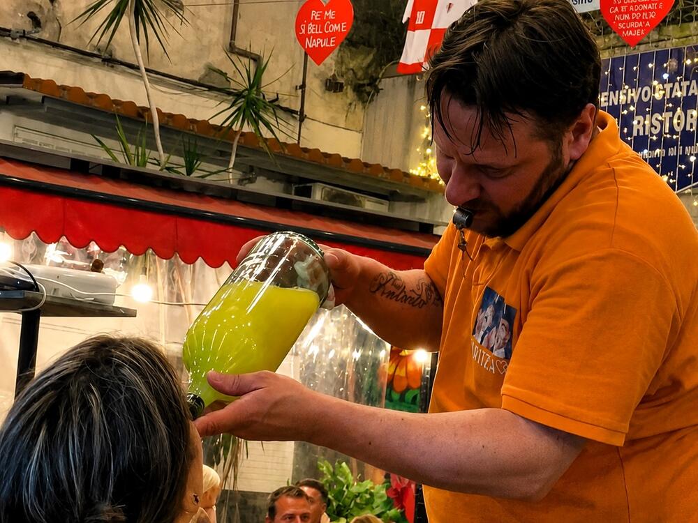 Ulična žurka u Napulju
