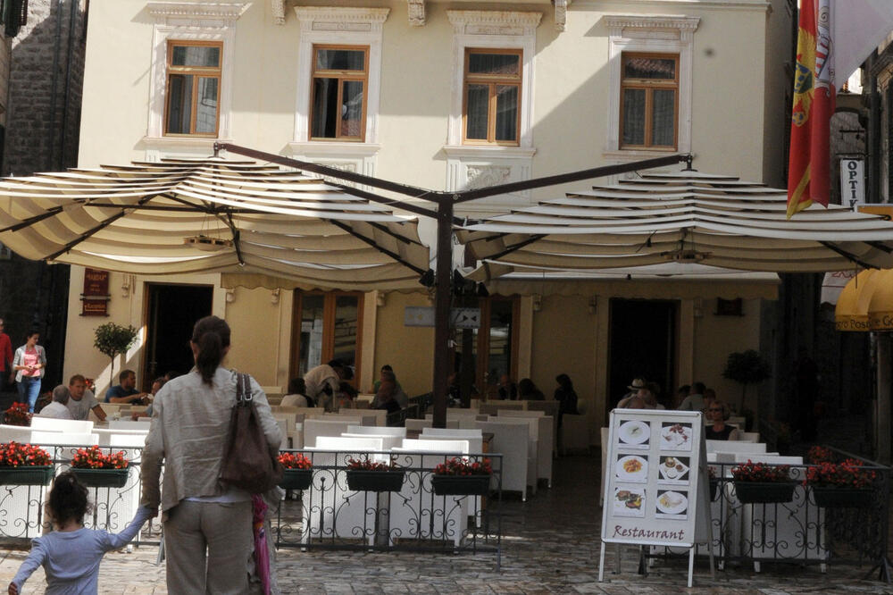 Jedini preostali hotel kompanije: &ldquo;Vardar&rdquo; u Kotoru, Foto: Savo Prelevic