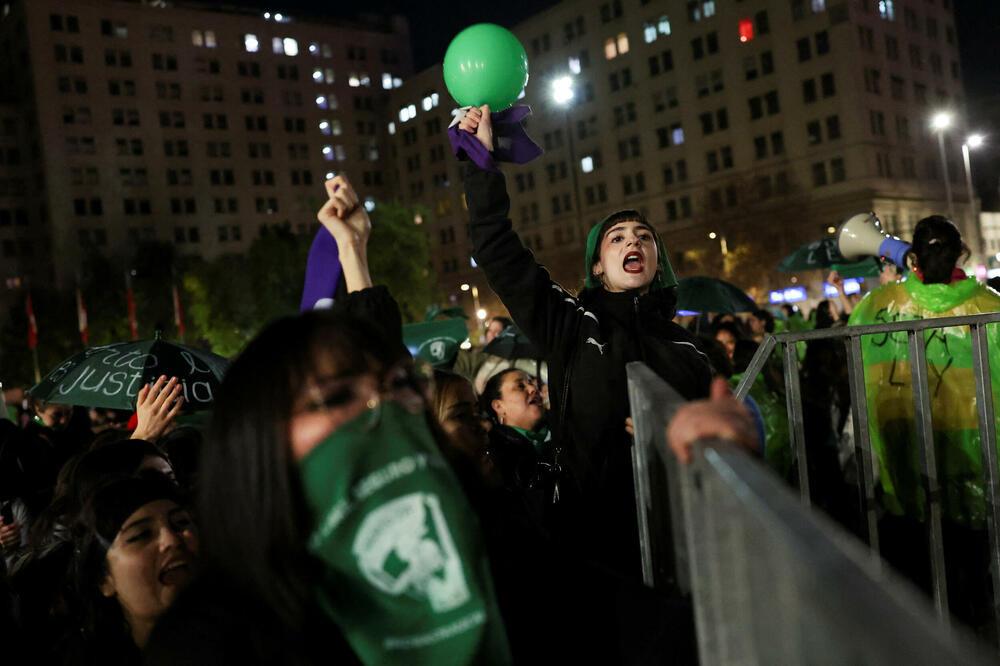 Podaci iz više od dvije decenije istraživanja otkrivaju sve izraženije razlike između mladih muškaraca i žena, Foto: REUTERS