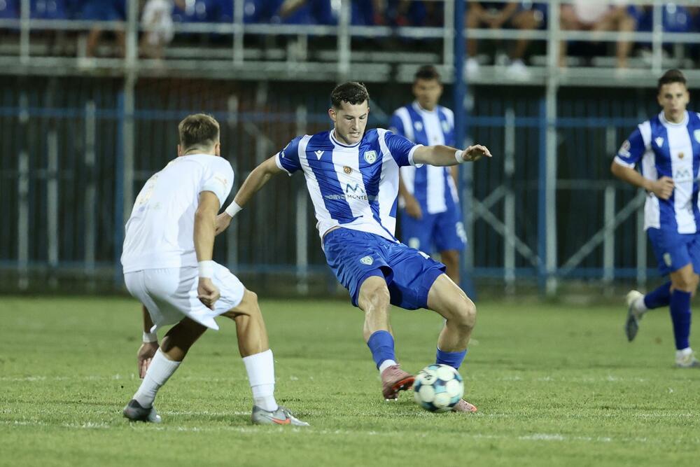 <p>Budućnost osvojila bod na gostovanju Arsenalu (0:0), Mornar u gostima bolji od Mladosti Lob.Bet (3:2), a Petrovac kod kuće savladao Jezero (3:0)</p>