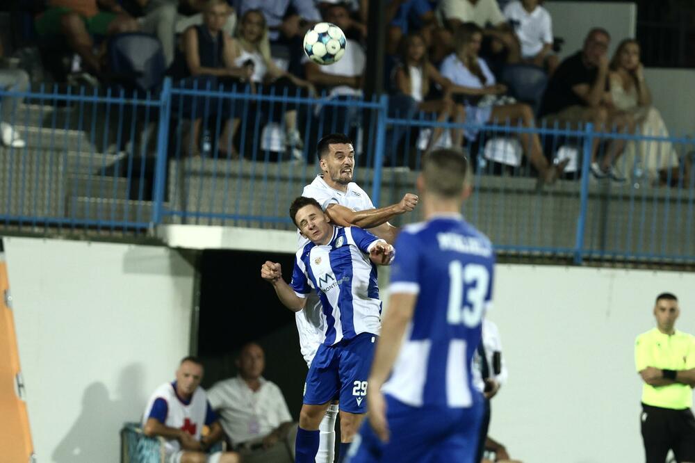 <p>Budućnost osvojila bod na gostovanju Arsenalu (0:0), Mornar u gostima bolji od Mladosti Lob.Bet (3:2), a Petrovac kod kuće savladao Jezero (3:0)</p>