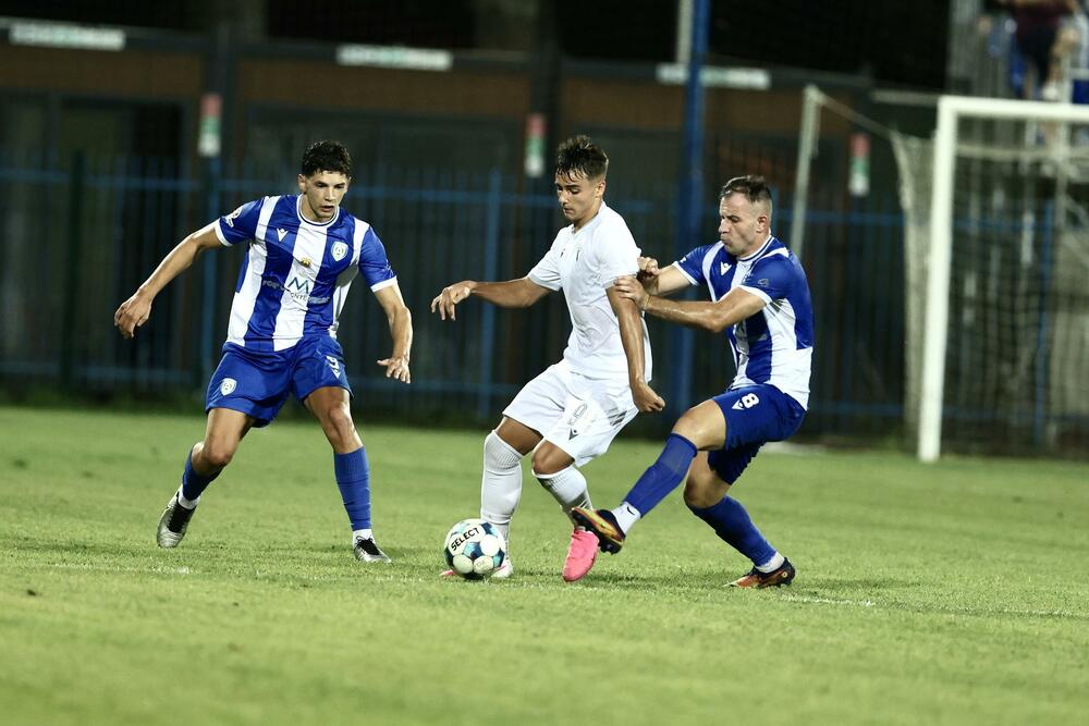 <p>Budućnost osvojila bod na gostovanju Arsenalu (0:0), Mornar u gostima bolji od Mladosti Lob.Bet (3:2), a Petrovac kod kuće savladao Jezero (3:0)</p>