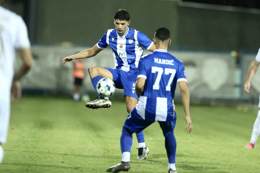<p>Budućnost osvojila bod na gostovanju Arsenalu (0:0), Mornar u gostima bolji od Mladosti Lob.Bet (3:2), a Petrovac kod kuće savladao Jezero (3:0)</p>