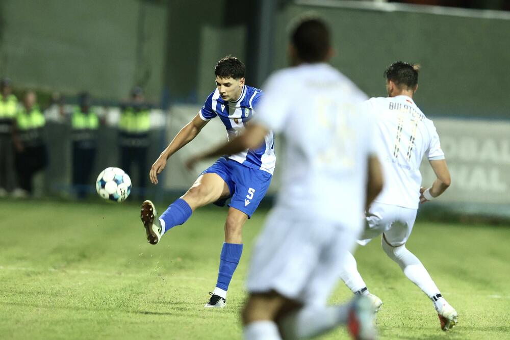 <p>Budućnost osvojila bod na gostovanju Arsenalu (0:0), Mornar u gostima bolji od Mladosti Lob.Bet (3:2), a Petrovac kod kuće savladao Jezero (3:0)</p>