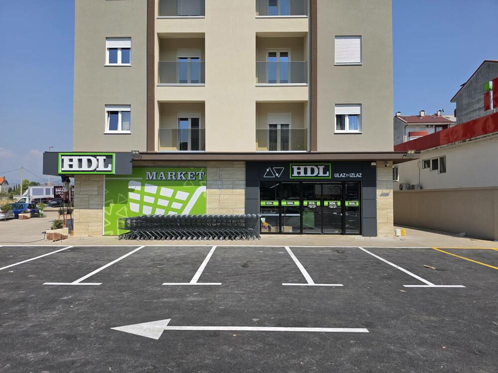 <p><em>HD Laković sjutra otvara novi supermarket u Ulici 27. marta, u blizini stadiona Zabjelo , a povodom otvaranja kupce pvog dana očekuje popust od 10% na kompletnu kupovinu.</em></p>