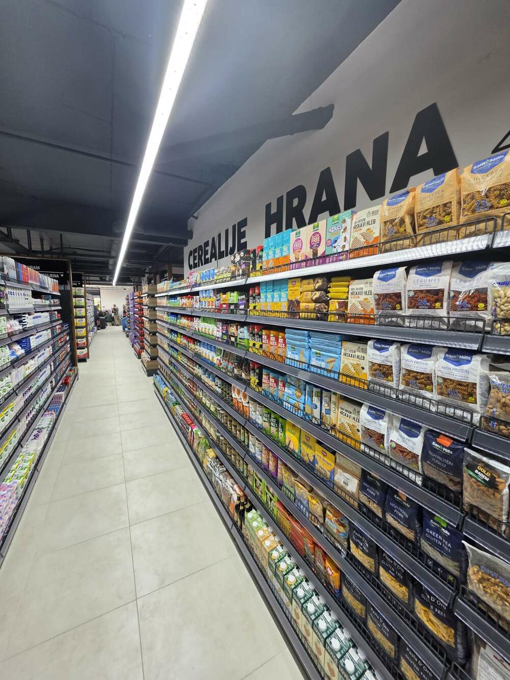 <p><em>HD Laković sjutra otvara novi supermarket u Ulici 27. marta, u blizini stadiona Zabjelo , a povodom otvaranja kupce pvog dana očekuje popust od 10% na kompletnu kupovinu.</em></p>