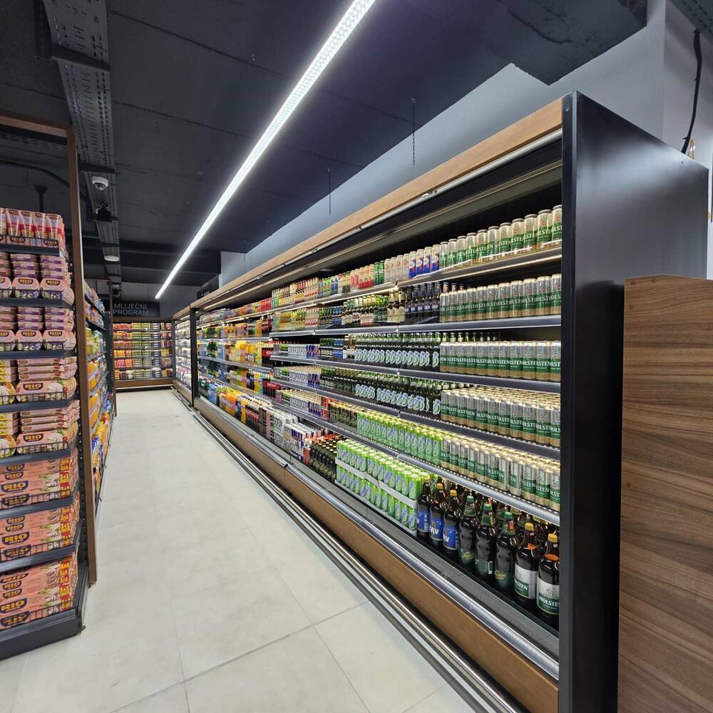 <p><em>HD Laković sjutra otvara novi supermarket u Ulici 27. marta, u blizini stadiona Zabjelo, a povodom otvaranja kupce pvog dana očekuje popust od 10% na kompletnu kupovinu.</em></p>