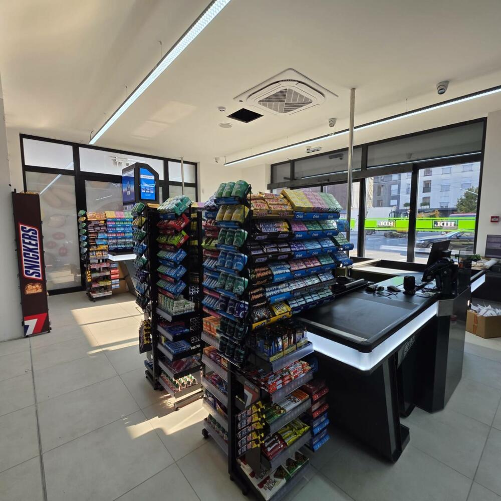 <p><em>HD Laković sjutra otvara novi supermarket u Ulici 27. marta, u blizini stadiona Zabjelo, a povodom otvaranja kupce pvog dana očekuje popust od 10% na kompletnu kupovinu.</em></p>