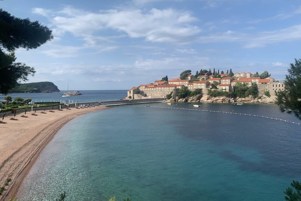 Račun bio u blokadi od aprila prošle godine: Sveti Stefan, Foto: Vuk Lajović