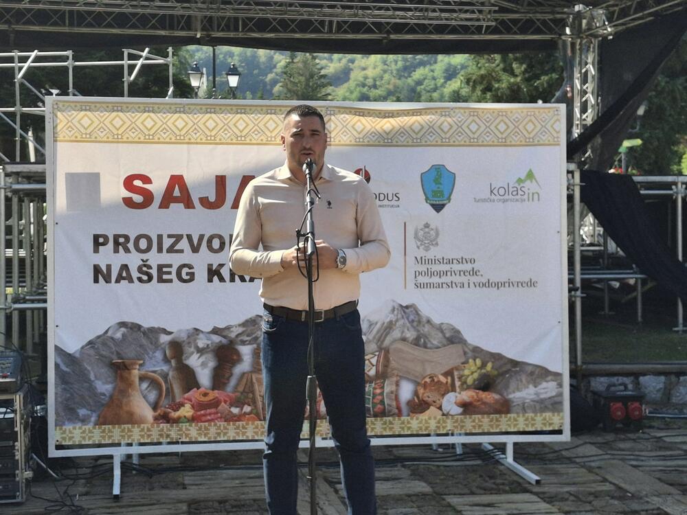 <p>Izdanje okupilo 25 proizvođača domaće hrane, tradicionalnih proizvoda i rukotvorina iz više crnogorskih opština</p>
