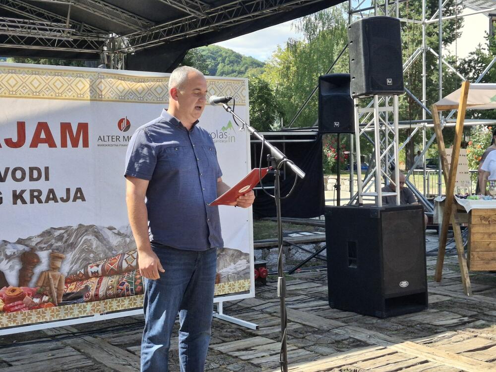<p>Izdanje okupilo 25 proizvođača domaće hrane, tradicionalnih proizvoda i rukotvorina iz više crnogorskih opština</p>