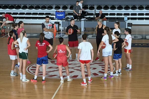 Košarkašice Budućnost Bemaxa počele pripreme, Stojanović: Čeka nas...