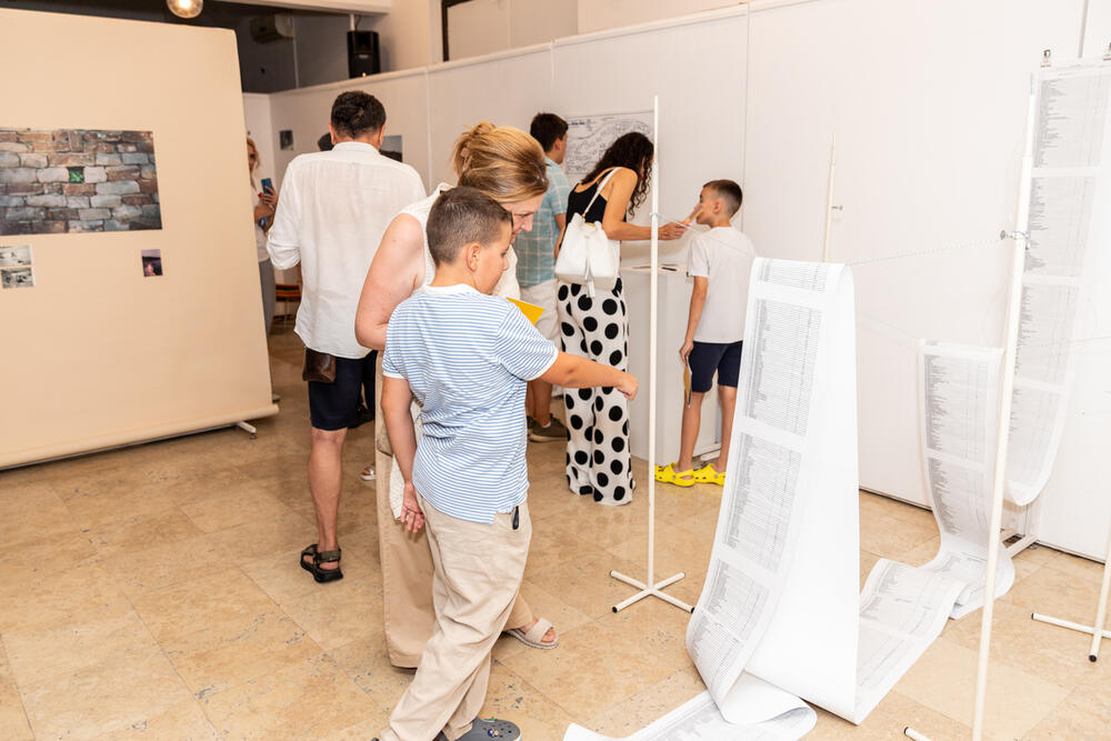 <p>Izložbom &bdquo;Hotel Inex: Nakon Zlatne obale&ldquo; autorke Maše Seničić zaokružen je bARS program 39. festivala &bdquo;Barski ljetopis&ldquo;.</p>