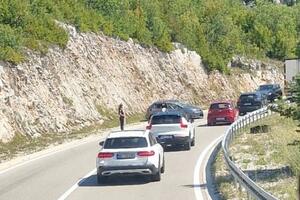 Udes kod Nikšića, četiri osobe lakše povrijeđene
