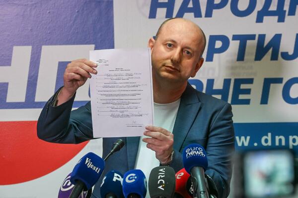 "Vojnik" Knežević ćorcima na Spajića: Je li predsjednik Vlade...