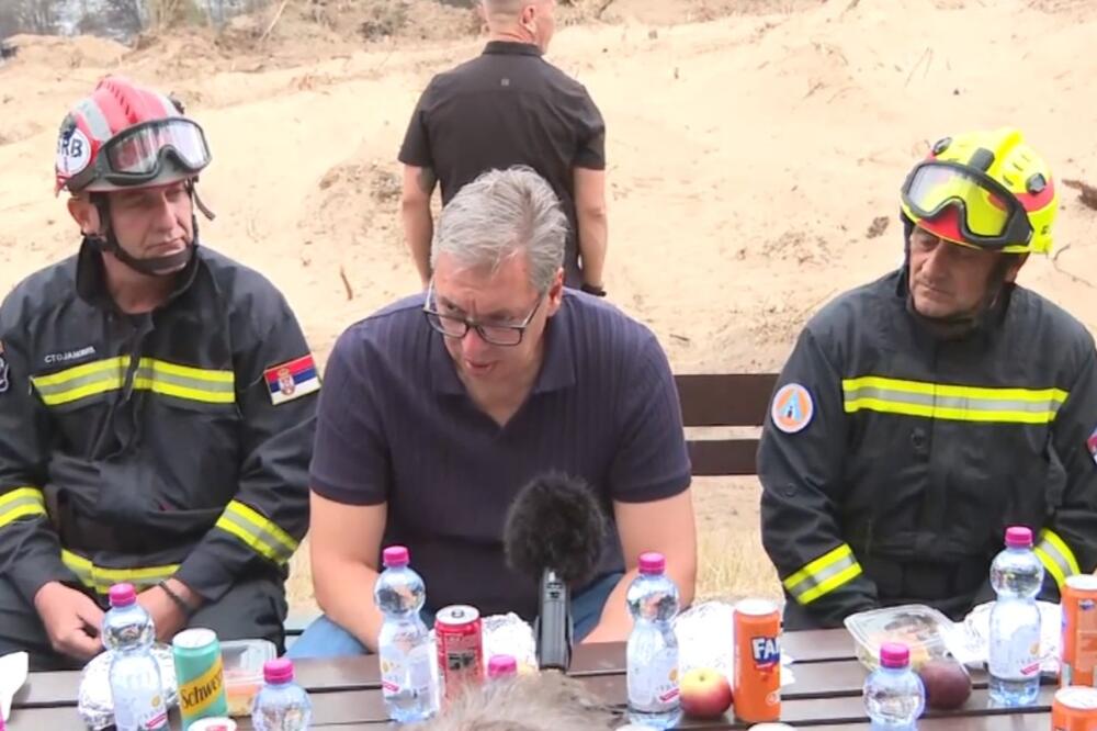 Vučić tokom posjete Deliblatskoj peščari, Foto: Screenshot/Youtube