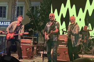 Koncert YU grupe na Cetinju: Dva sata odlične svirke, lakoća i...