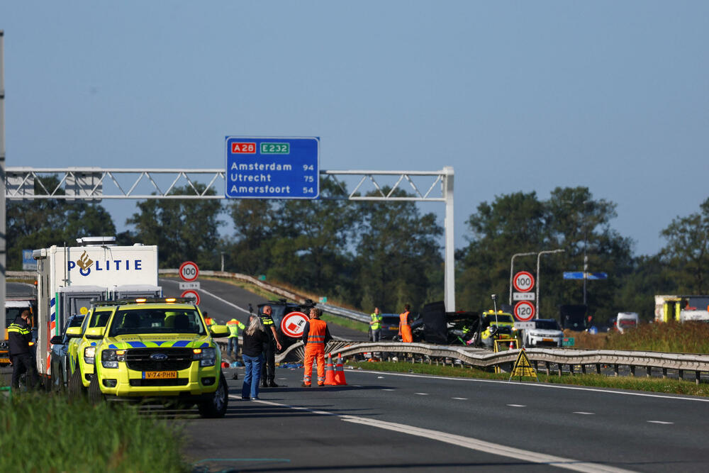 <p>"Neki od povrijeđenih koji su prevezeni u bolnicu imaju teške povrede", saopštila je policija pokrajine Gelderland u objavi na mreži Iks. Druge osobe zadobile su lakše povrede</p>