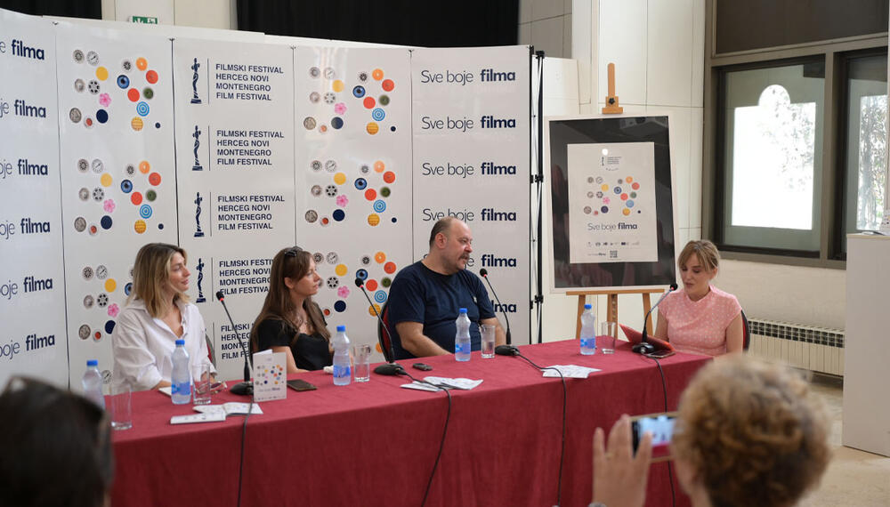 Sa konferencije za medije