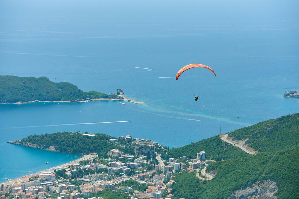 Paraglajder iznad Budve (Ilustracija), Foto: Shutterstock