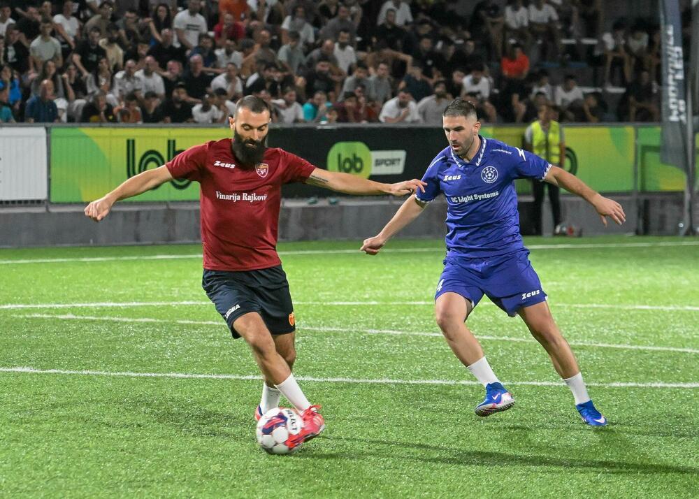 <p>Pljevljaci su na kultnom poligonu Stadiona malih sportova, u finalnom meču, pobijedili Stupove 3:0</p>