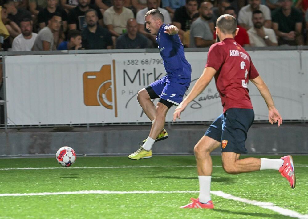 <p>Pljevljaci su na kultnom poligonu Stadiona malih sportova, u finalnom meču, pobijedili Stupove 3:0</p>