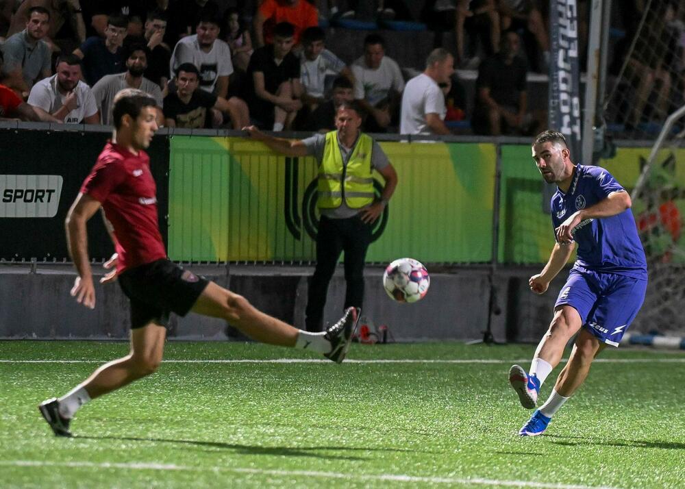 <p>Pljevljaci su na kultnom poligonu Stadiona malih sportova, u finalnom meču, pobijedili Stupove 3:0</p>