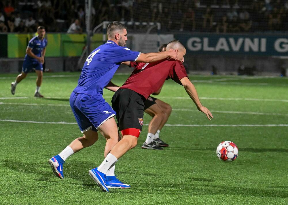 <p>Pljevljaci su na kultnom poligonu Stadiona malih sportova, u finalnom meču, pobijedili Stupove 3:0</p>