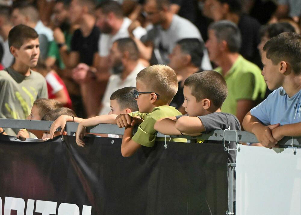 <p>Pljevljaci su na kultnom poligonu Stadiona malih sportova, u finalnom meču, pobijedili Stupove 3:0</p>