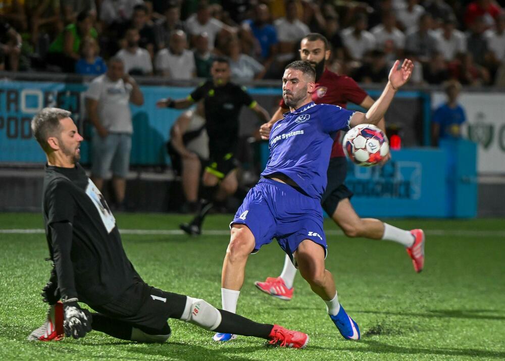 <p>Pljevljaci su na kultnom poligonu Stadiona malih sportova, u finalnom meču, pobijedili Stupove 3:0</p>