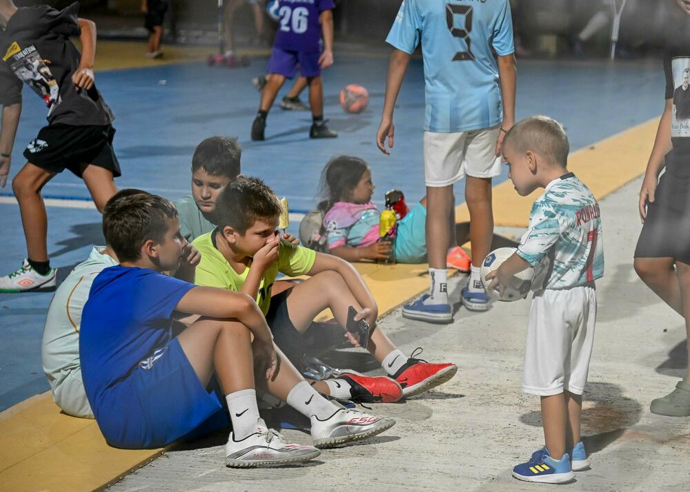 <p>Pljevljaci su na kultnom poligonu Stadiona malih sportova, u finalnom meču, pobijedili Stupove 3:0</p>