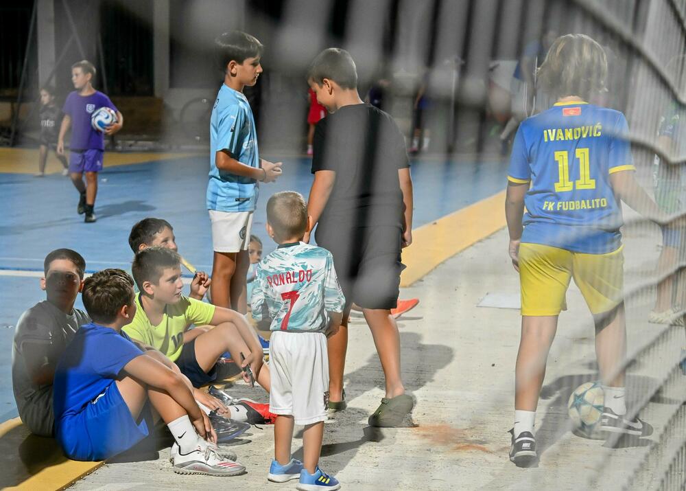 <p>Pljevljaci su na kultnom poligonu Stadiona malih sportova, u finalnom meču, pobijedili Stupove 3:0</p>