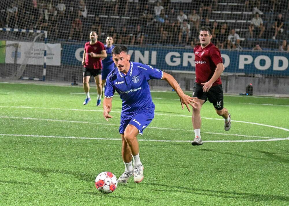 <p>Pljevljaci su na kultnom poligonu Stadiona malih sportova, u finalnom meču, pobijedili Stupove 3:0</p>