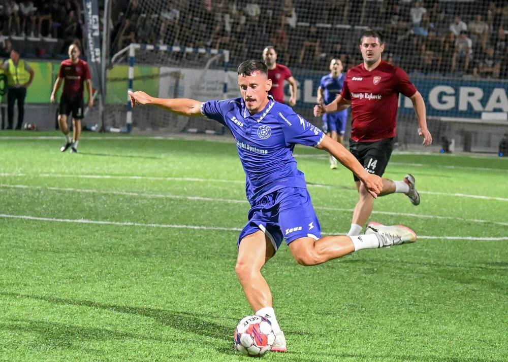 <p>Pljevljaci su na kultnom poligonu Stadiona malih sportova, u finalnom meču, pobijedili Stupove 3:0</p>