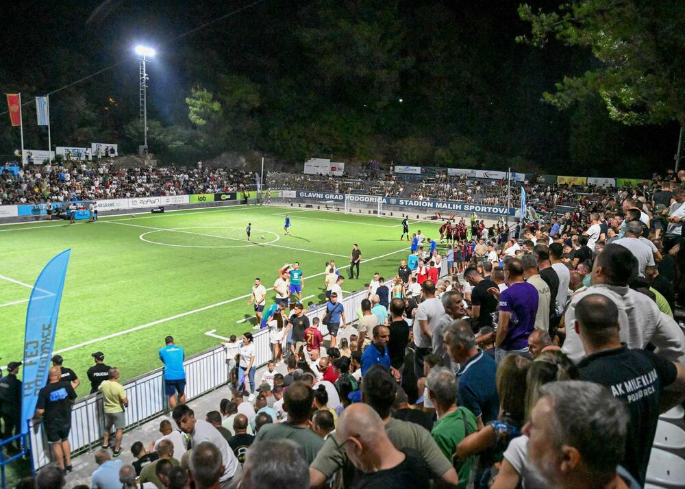 <p>Pljevljaci su na kultnom poligonu Stadiona malih sportova, u finalnom meču, pobijedili Stupove 3:0</p>