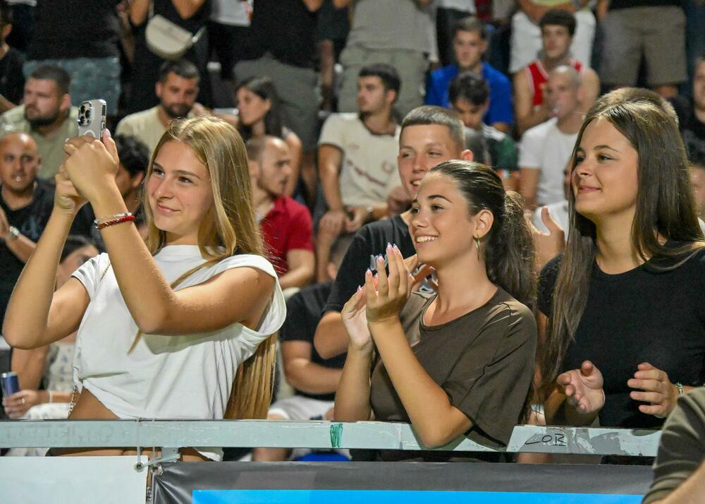 <p>Pljevljaci su na kultnom poligonu Stadiona malih sportova, u finalnom meču, pobijedili Stupove 3:0</p>