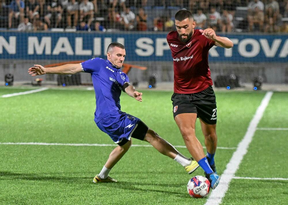 <p>Pljevljaci su na kultnom poligonu Stadiona malih sportova, u finalnom meču, pobijedili Stupove 3:0</p>