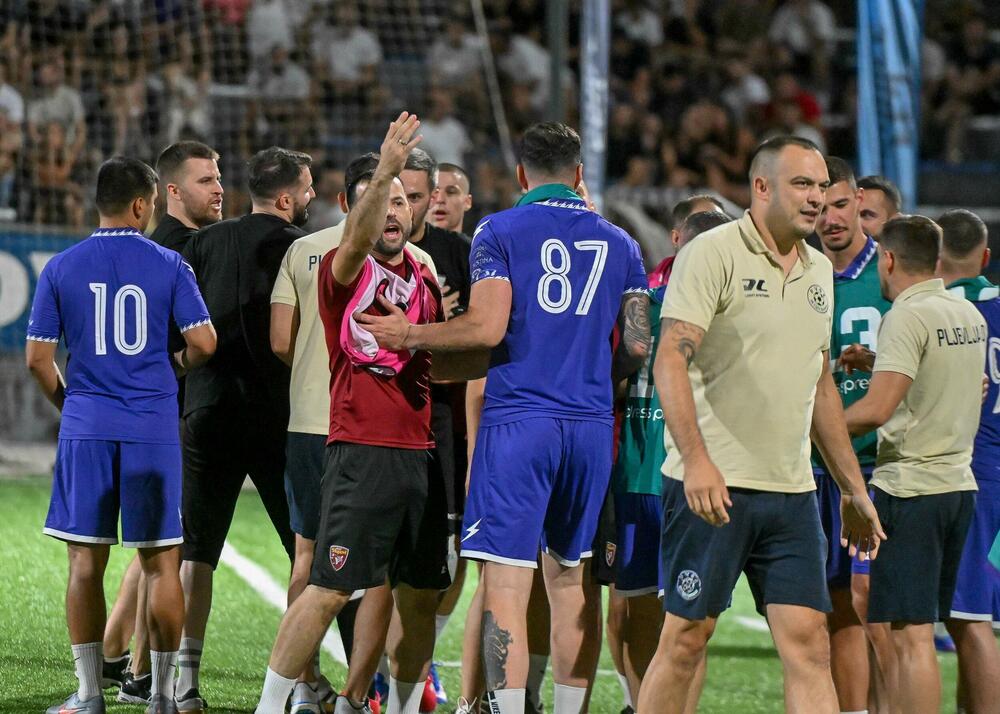 <p>Pljevljaci su na kultnom poligonu Stadiona malih sportova, u finalnom meču, pobijedili Stupove 3:0</p>