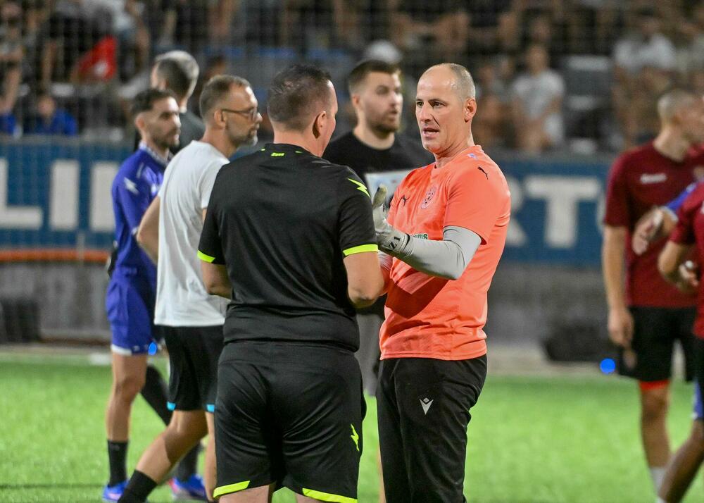 <p>Pljevljaci su na kultnom poligonu Stadiona malih sportova, u finalnom meču, pobijedili Stupove 3:0</p>