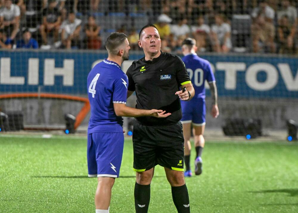 <p>Pljevljaci su na kultnom poligonu Stadiona malih sportova, u finalnom meču, pobijedili Stupove 3:0</p>