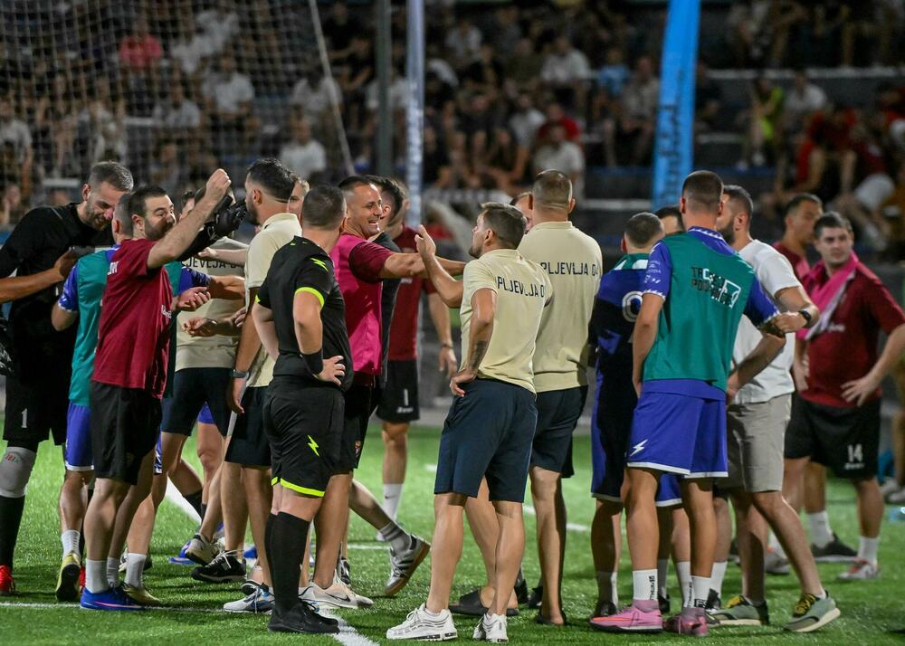 <p>Pljevljaci su na kultnom poligonu Stadiona malih sportova, u finalnom meču, pobijedili Stupove 3:0</p>