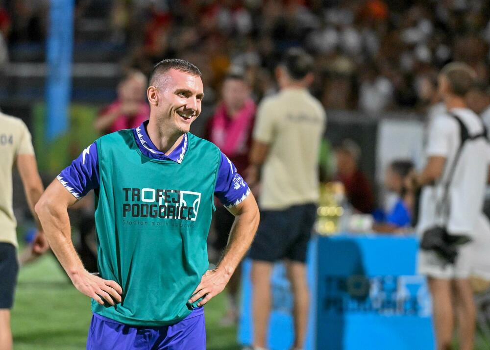 <p>Pljevljaci su na kultnom poligonu Stadiona malih sportova, u finalnom meču, pobijedili Stupove 3:0</p>