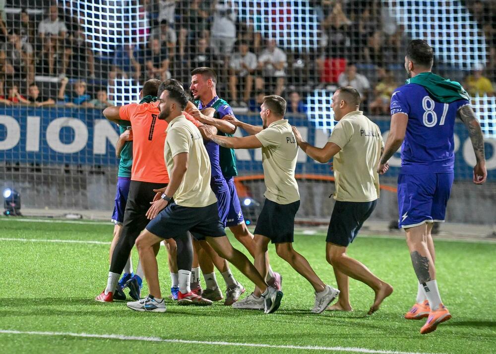 <p>Pljevljaci su na kultnom poligonu Stadiona malih sportova, u finalnom meču, pobijedili Stupove 3:0</p>