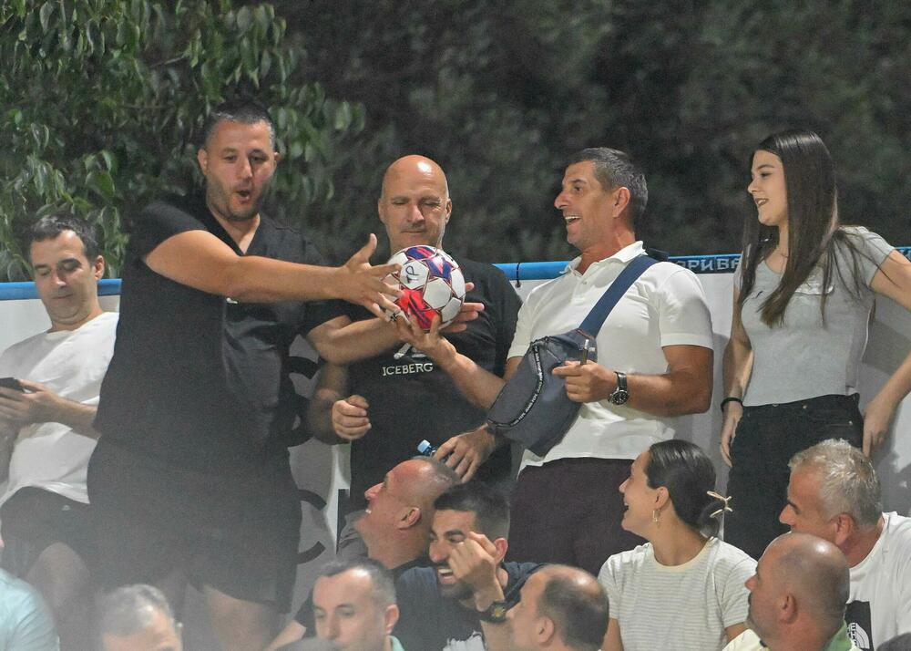 <p>Pljevljaci su na kultnom poligonu Stadiona malih sportova, u finalnom meču, pobijedili Stupove 3:0</p>