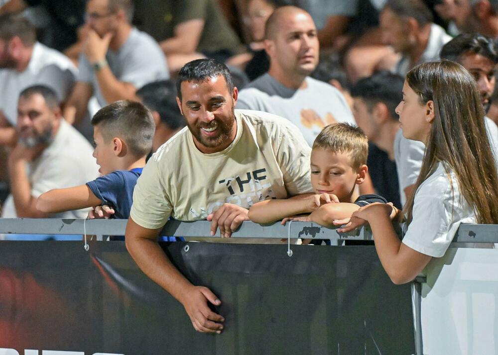 <p>Pljevljaci su na kultnom poligonu Stadiona malih sportova, u finalnom meču, pobijedili Stupove 3:0</p>