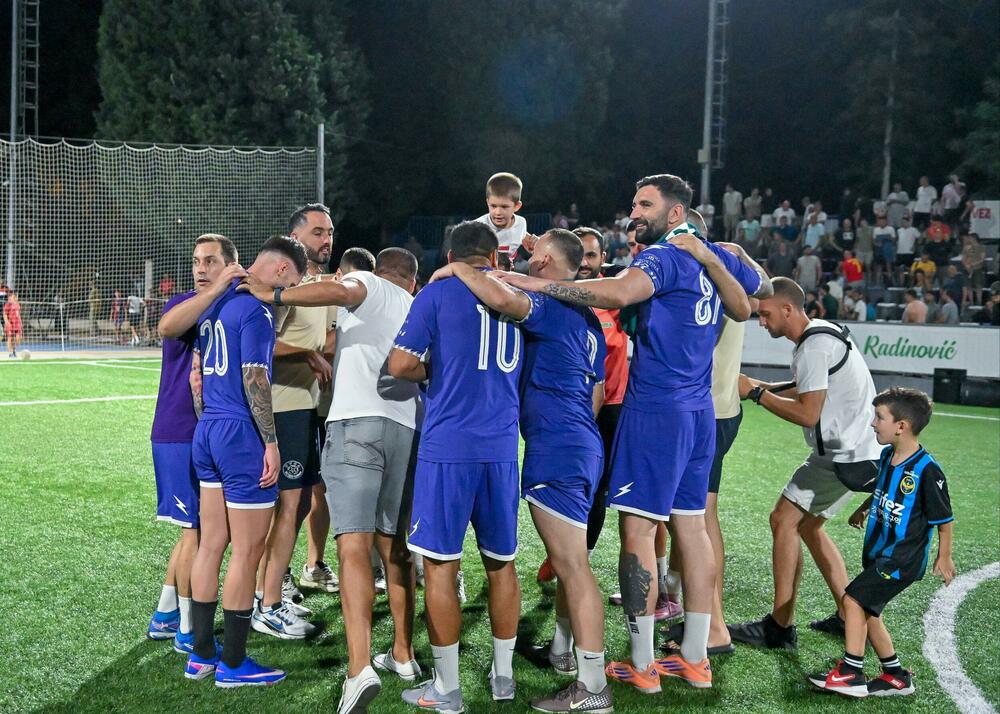 <p>Pljevljaci su na kultnom poligonu Stadiona malih sportova, u finalnom meču, pobijedili Stupove 3:0</p>