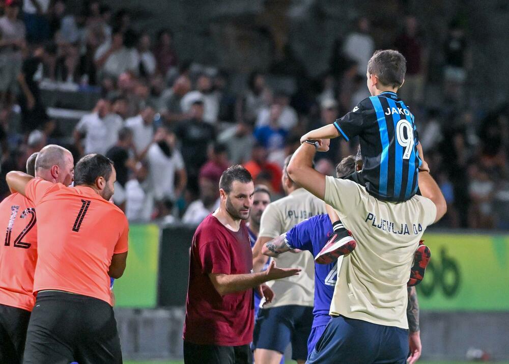 <p>Pljevljaci su na kultnom poligonu Stadiona malih sportova, u finalnom meču, pobijedili Stupove 3:0</p>